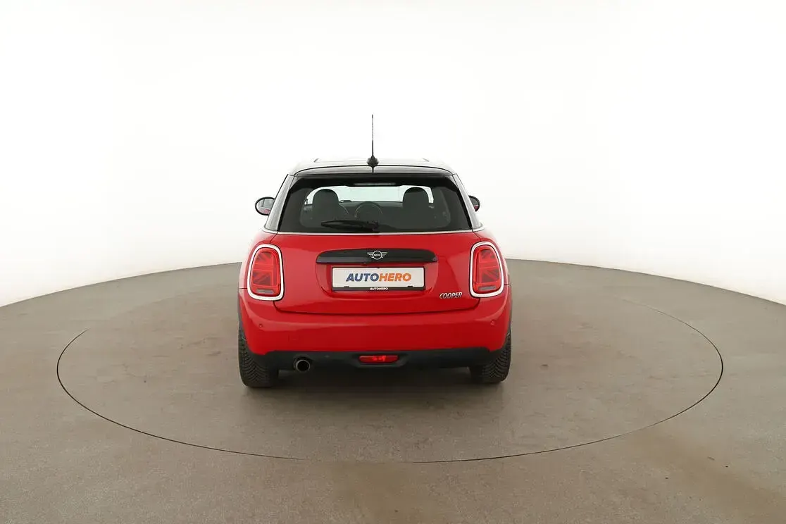 Gebraucht Mini Cooper 136 PS (100 kW) 2018 Rot Kleinwagen