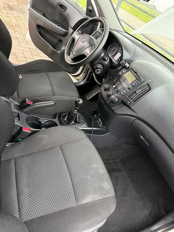 Gebraucht Hyundai i30 109 PS (80 kW) 2009 Weiß Kombi