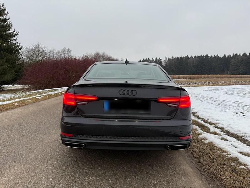 Gebraucht Audi A4 Business 190 PS (139 kW) 2019 Schwarz Limousine