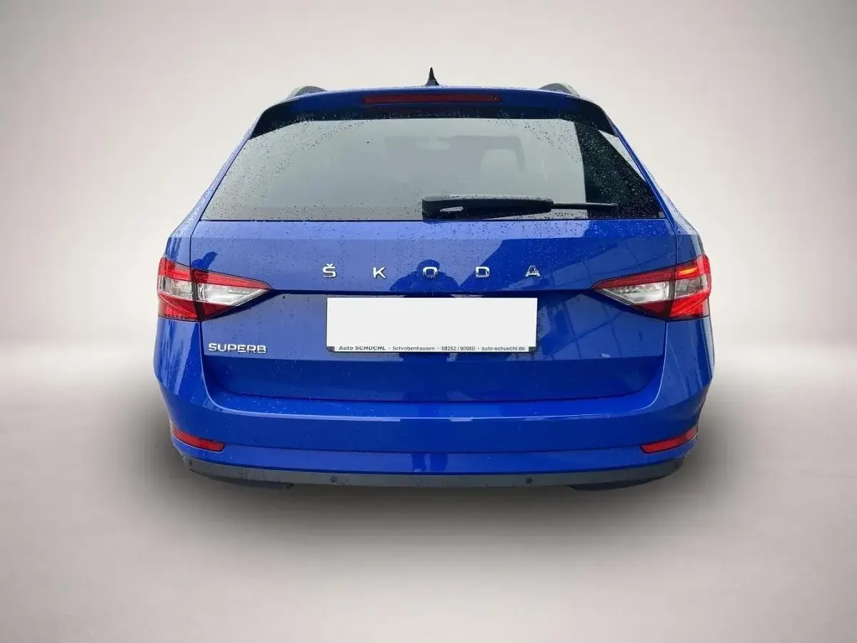 Gebraucht Skoda Superb 150 PS (110 kW) 2022 Manufacturer Kombi
