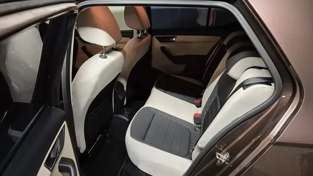 Gebraucht Skoda Fabia Ambition 110 PS (80 kW) 2015 Braun Limousine