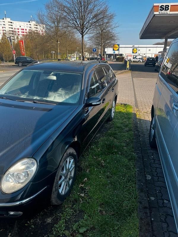 Gebraucht Mercedes E200 163 PS (119 kW) 2005 Schwarz Kombi