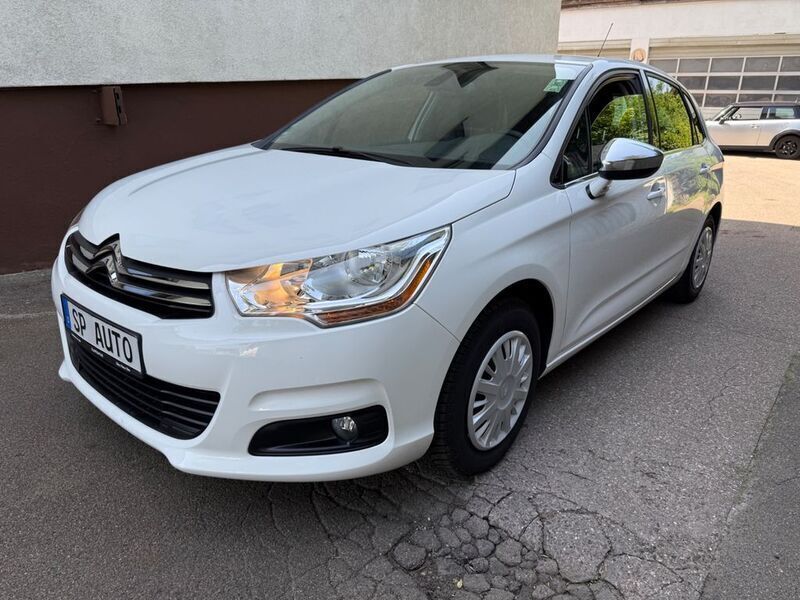 Weiß Gebraucht 2015 Citroën C4 SELECTION Limousine | 8.690 € (Etwas zu teuer) - Bild 1/4