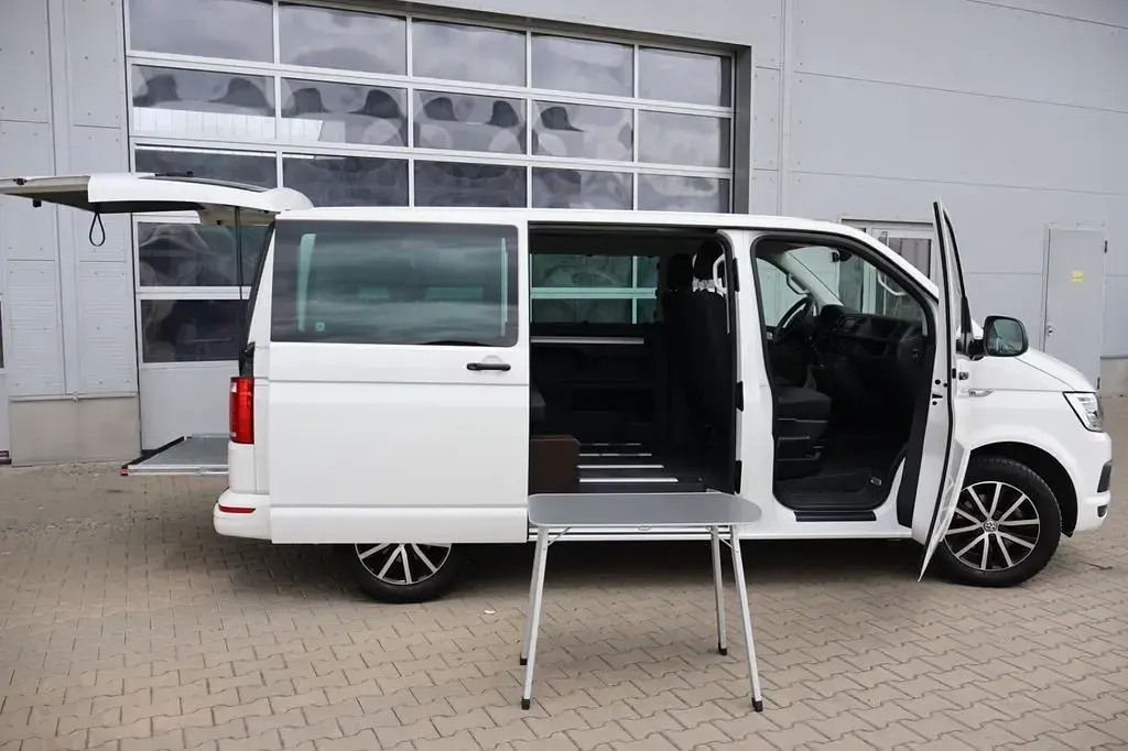 Gebraucht VW Multivan 150 PS (110 kW) 2019 Weiß Van / Kleinbus