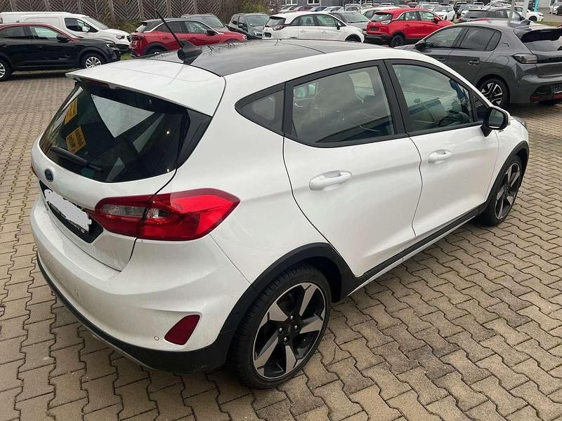Gebraucht Ford Fiesta Active 101 PS (74 kW) 2021 Weiß Kleinwagen