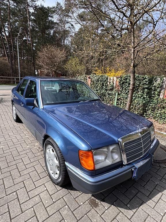 Gebraucht Mercedes E400 279 PS (205 kW) 1993 Blau Limousine