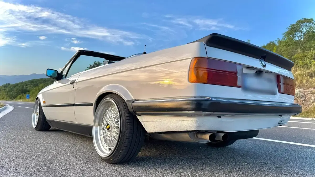 Gebraucht BMW 320 129 PS (94 kW) 1982 Weiß Cabrio