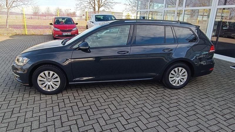 Gebraucht VW Golf VII Comfortline 150 PS (110 kW) 2020 Grau Kombi