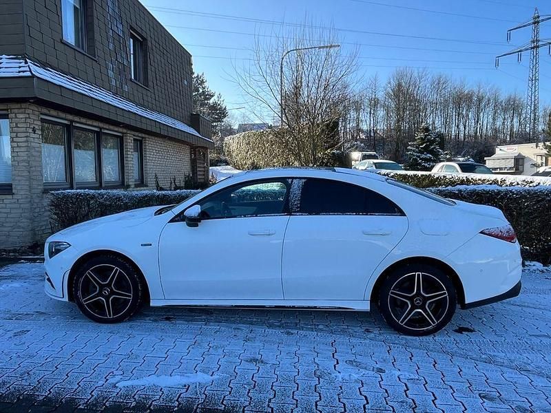 Gebraucht Mercedes CLA250e Edition 218 PS (160 kW) 2020 Weiß Limousine