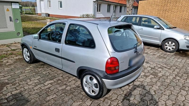 Gebraucht Opel Corsa S 65 PS (47 kW) 2000 Grau Kleinwagen