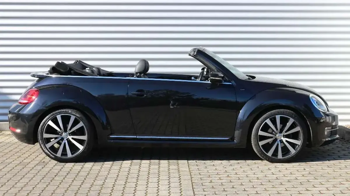 Gebraucht VW Beetle Design 150 PS (110 kW) 2017 Deep black perleffekt Kleinwagen