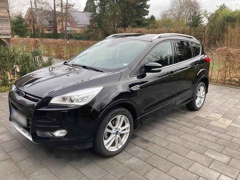 Gebraucht Ford Kuga Individual 150 PS (110 kW) 2016 Schwarz SUV
