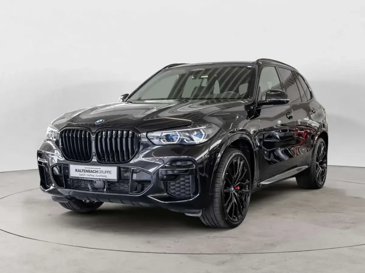 Gebraucht BMW X5 M 530 PS (389 kW) 2023 Black sapphire SUV