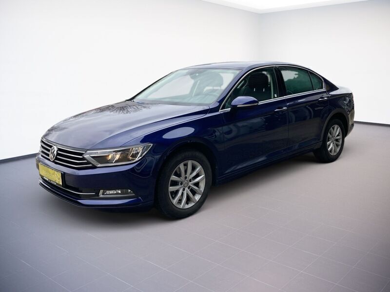Gebraucht VW Passat Comfortline 150 PS (110 kW) 2017 Atlantic blue Limousine