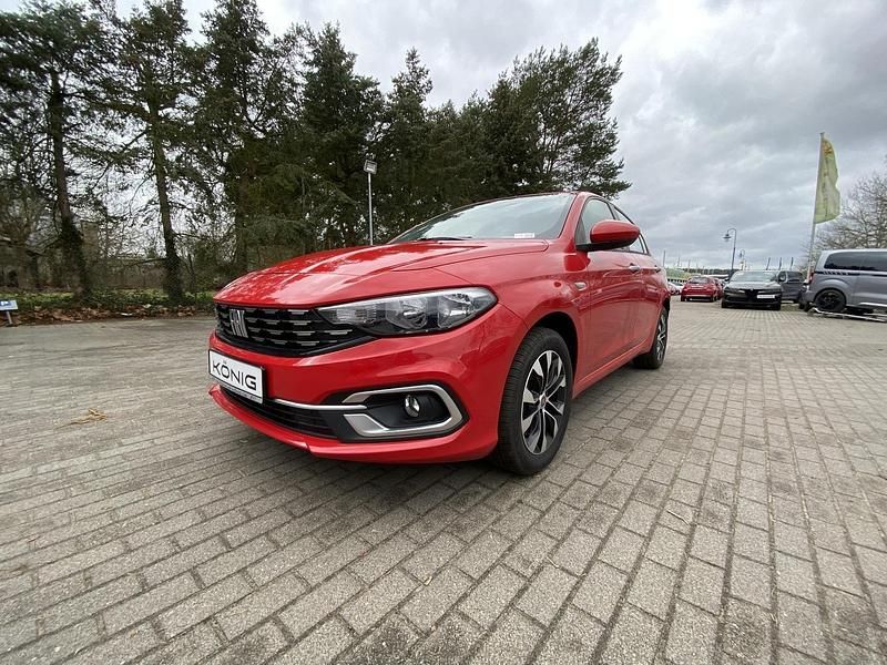 Gebraucht Fiat Tipo City Life 101 PS (74 kW) 2023 Rot Limousine
