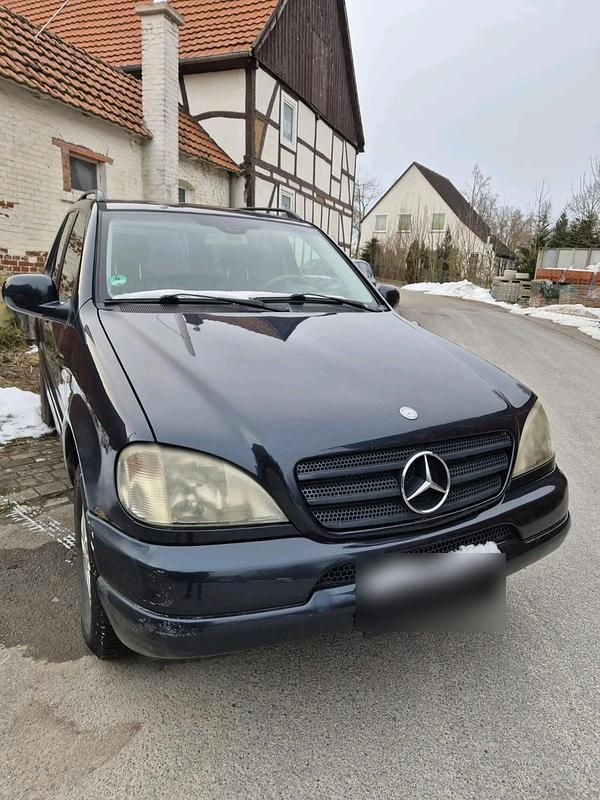 Gebraucht Mercedes ML320 218 PS (160 kW) 2002 Schwarz SUV