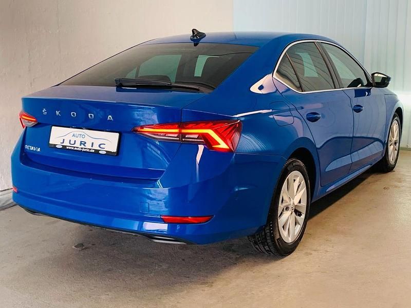 Gebraucht Skoda Octavia First Edition 150 PS (110 kW) 2020 Blau Limousine
