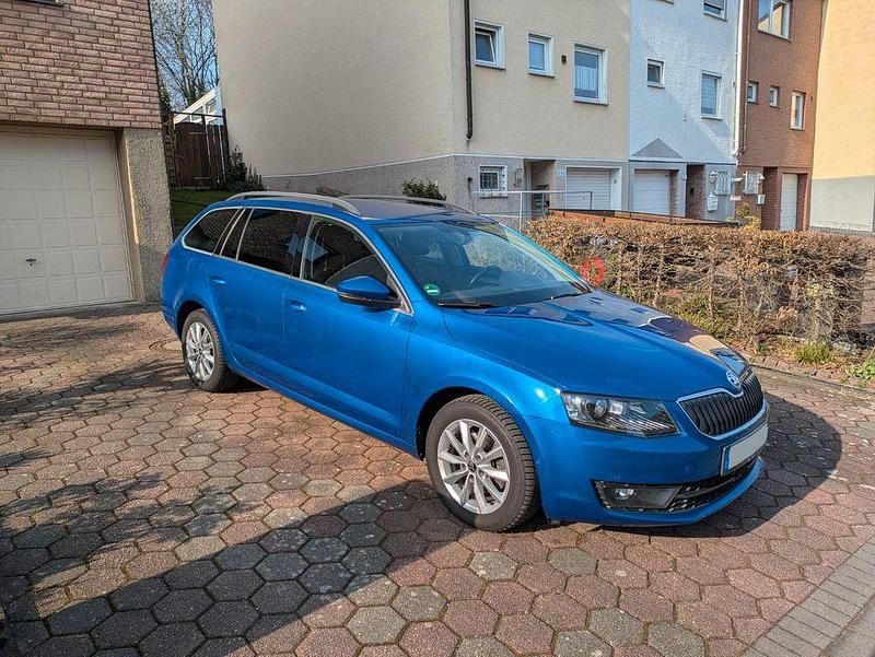Gebraucht Skoda Octavia Style 150 PS (110 kW) 2016 Blau Kleinwagen