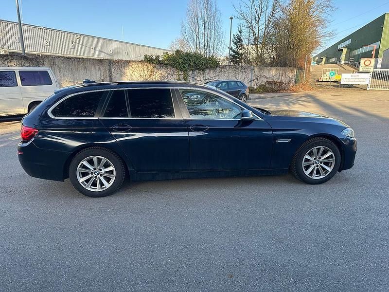 Gebraucht BMW 520 190 PS (139 kW) 2016 Blau Kombi