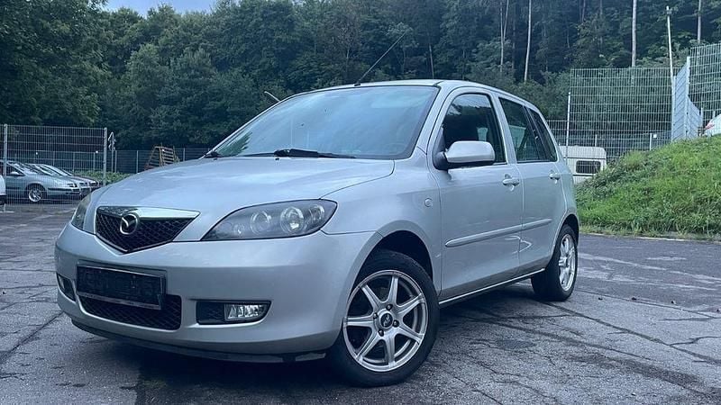 Silber Gebraucht 2007 Mazda 2 Active Limousine | 1.999 € (Fairer Preis) - Bild 1/4