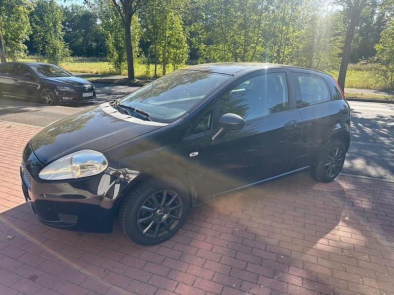 Gebraucht Fiat Punto 65 PS (47 kW) 2009 Schwarz Kleinwagen