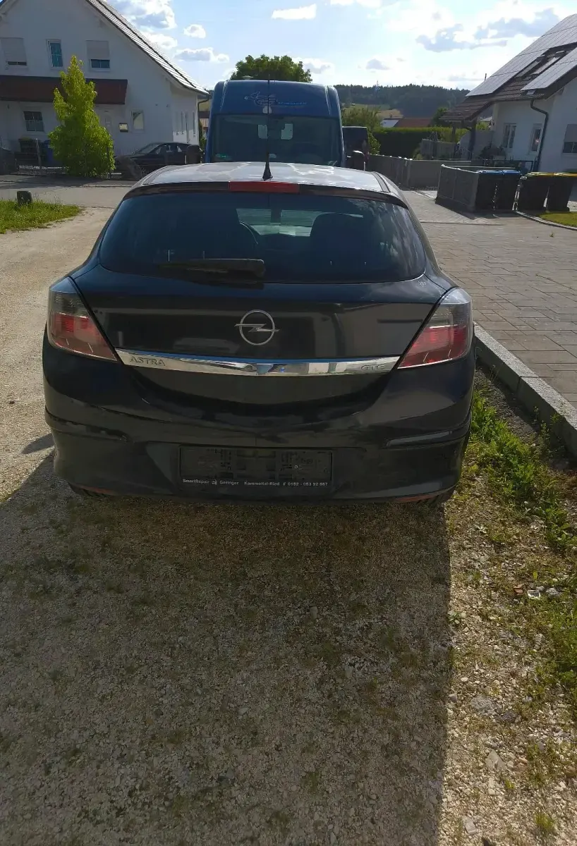 Gebraucht Opel Astra Edition 105 PS (77 kW) 2005 Schwarz Coupé