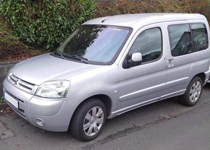 Grau Gebraucht 2007 Citroën Berlingo Van / Kleinbus | 2.900 € (Fairer Preis) - Bild 1/4