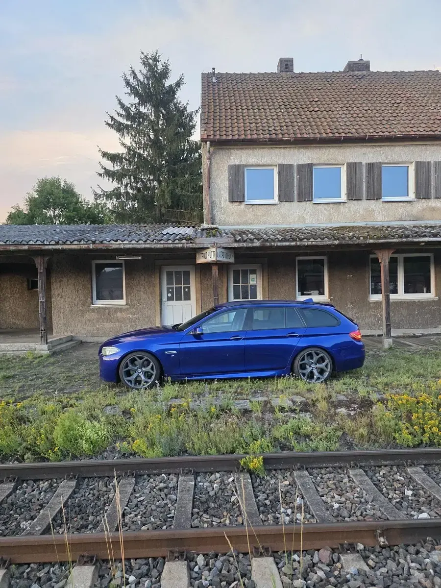 Gebraucht BMW 530 M Sport 258 PS (189 kW) 2015 Blau Kombi