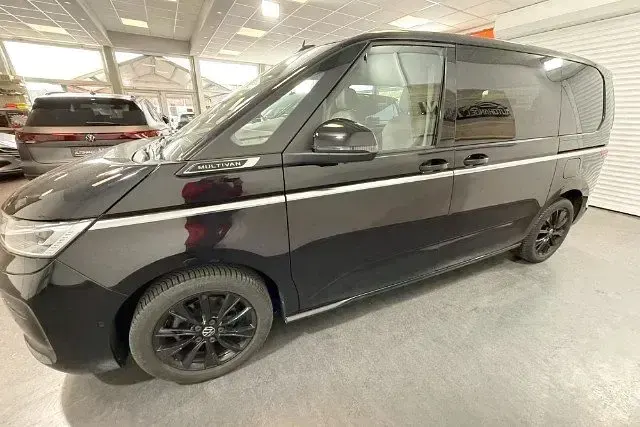 Gebraucht VW Multivan Style 150 PS (110 kW) 2025 Van / Kleinbus