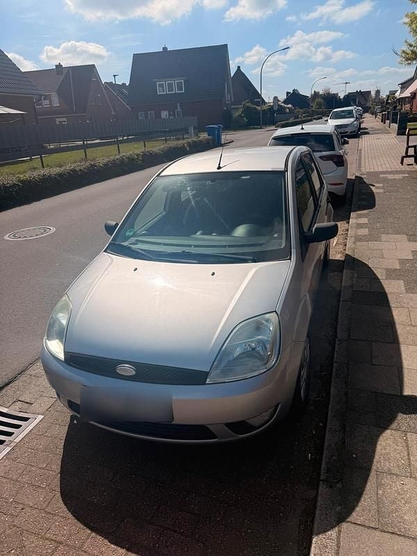 Brugt Ford Fiesta 75 HK (55 kW) 2003 Grå Hatchback