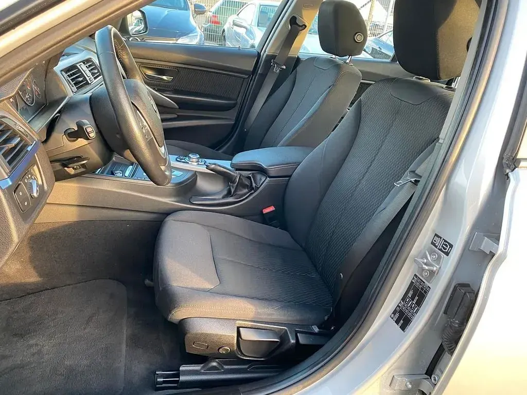 Gebraucht BMW 330 Comfort Edition 258 PS (189 kW) 2013 Glaciersilber Limousine