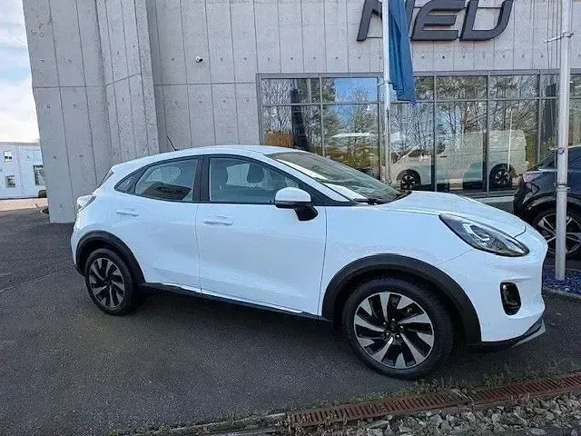 Używany Ford Puma Titanium 125 KM (91 kW) 2023 Biały SUV