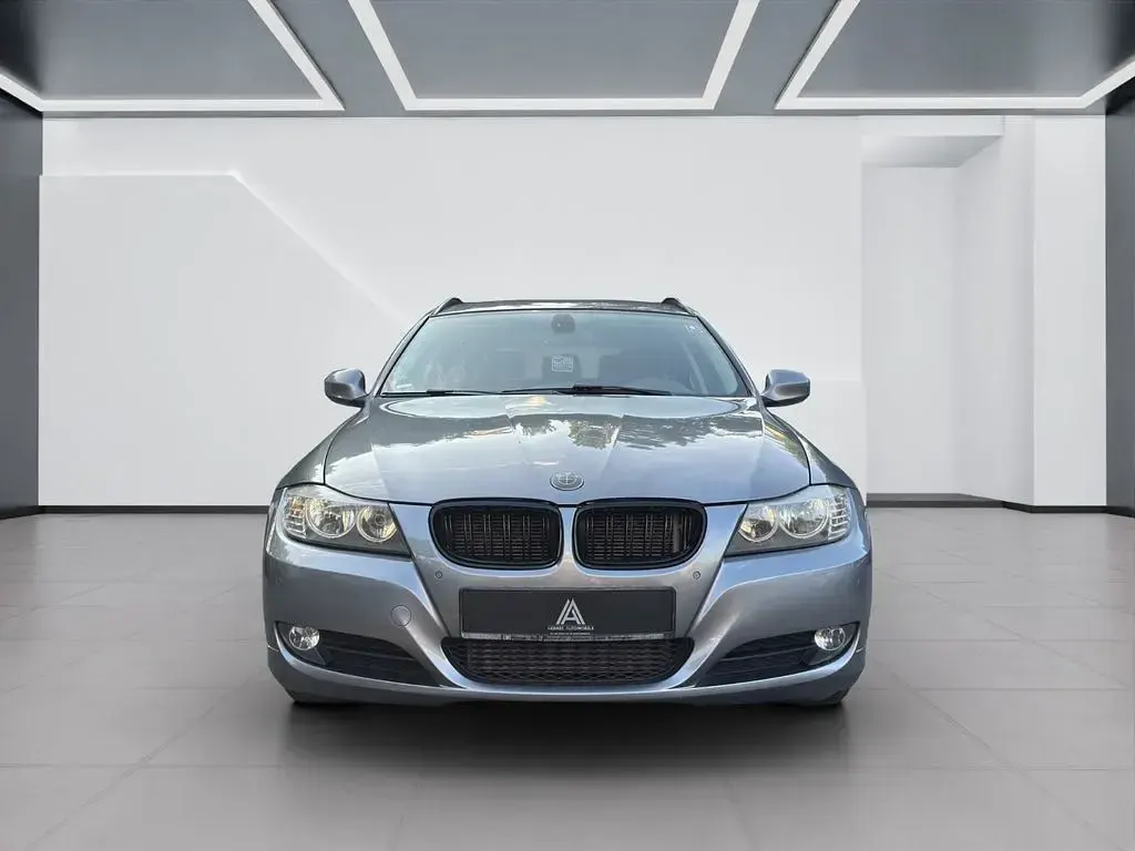 Gebraucht BMW 320 Comfort Edition 184 PS (135 kW) 2010 Kombi