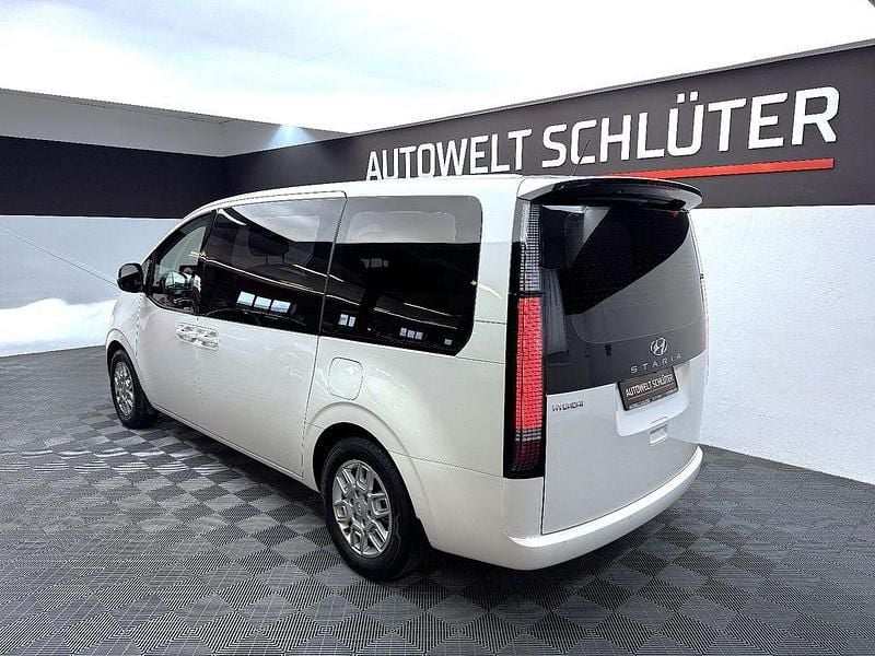 Gebraucht Hyundai Staria Trend 177 PS (130 kW) 2024 Weiß Van / Kleinbus