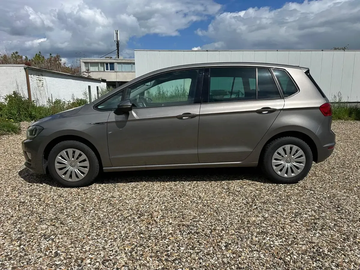 Używany VW Golf VII LOUNGE 110 KM (80 kW) 2016 Szary Sedan/Limuzyna