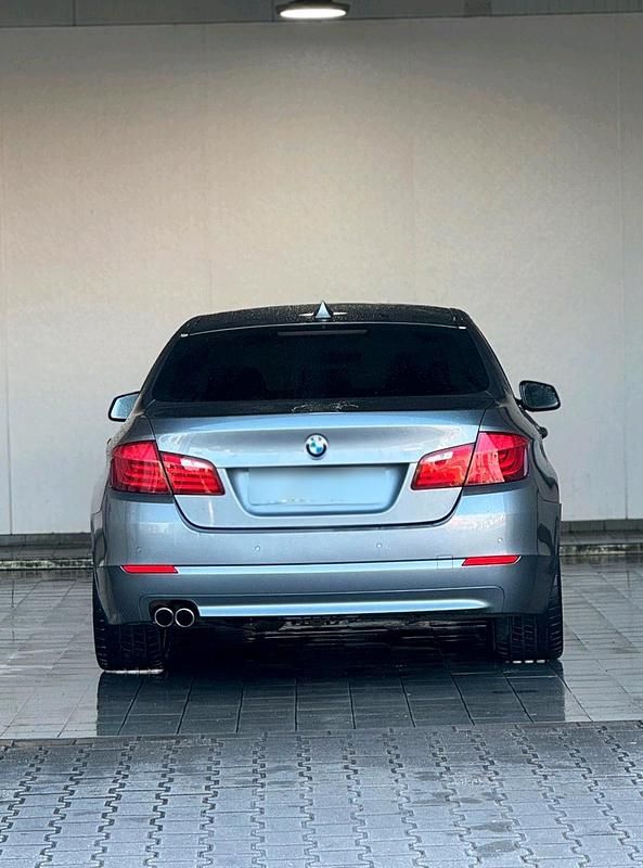 Gebraucht BMW 520 222 PS (163 kW) 2013 Grau Limousine