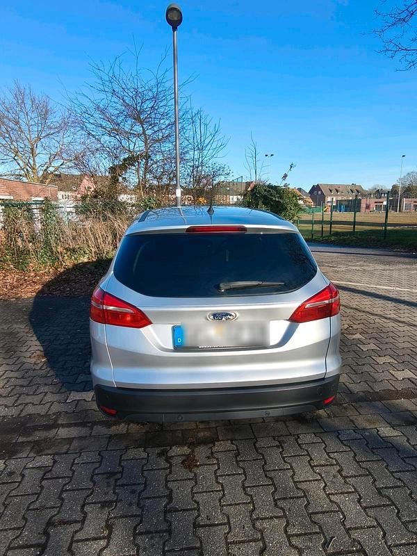 Gebraucht Ford Focus Business Edition 120 PS (88 kW) 2016 Silber Kombi