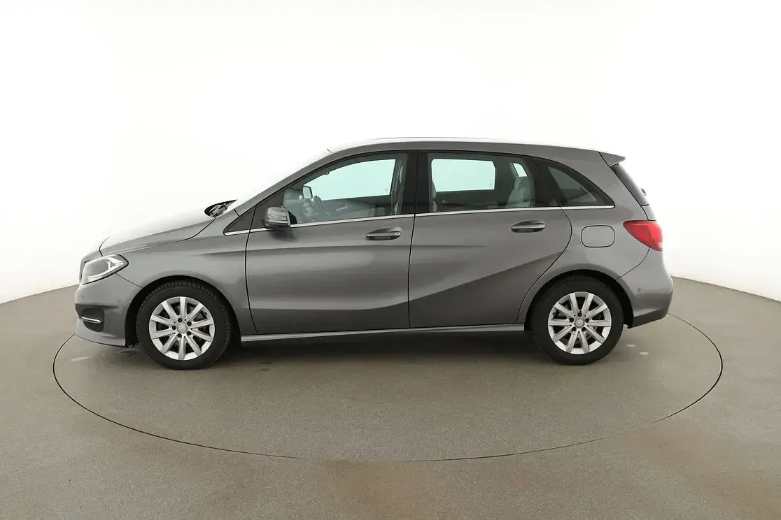 Gebraucht Mercedes B180 Style 122 PS (89 kW) 2015 Grau Van / Kleinbus