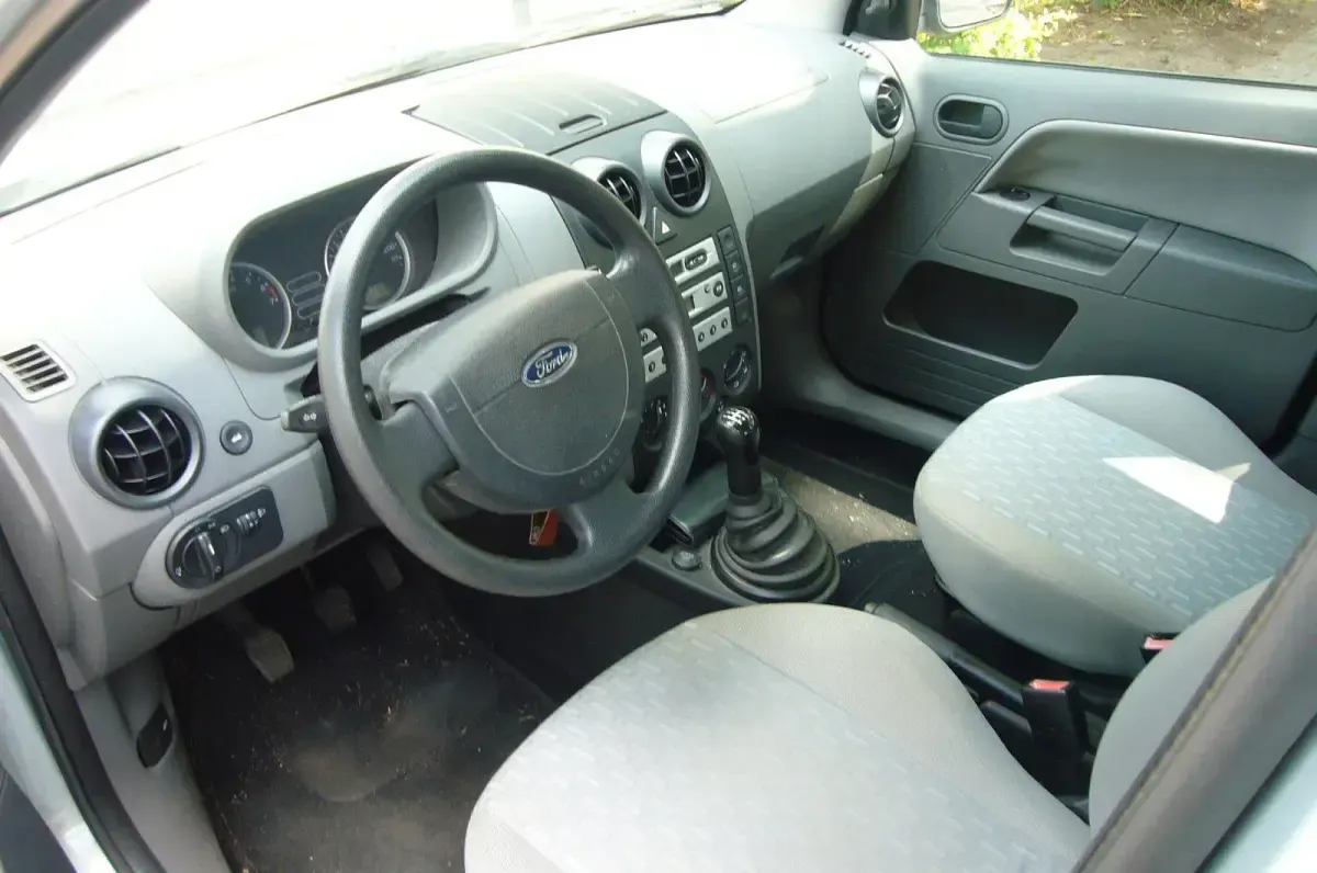 Gebraucht Ford Fusion 80 PS (58 kW) 2004 Schwarz Kleinwagen