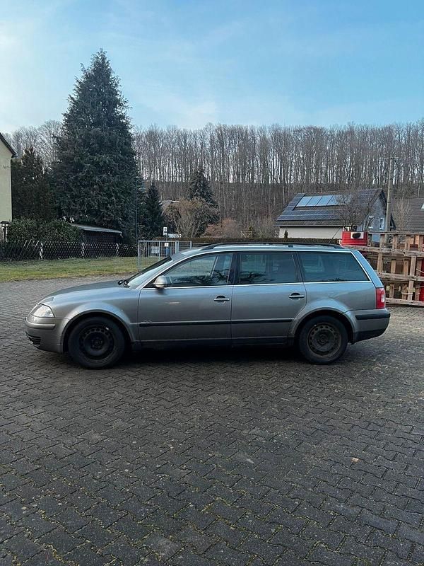Gebraucht VW Passat 131 PS (96 kW) 2004 Grau Kombi