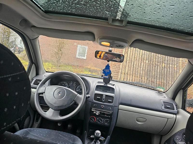 Gebraucht Renault Clio II 2000 Silber Kleinwagen