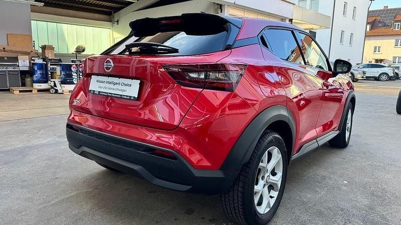 Gebraucht Nissan Juke N-Connecta 114 PS (83 kW) 2021 Rot SUV