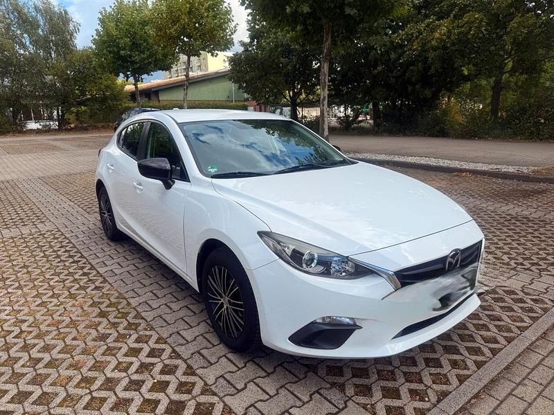 Weiß Gebraucht 2015 Mazda 3 Limousine | 9.500 € (Fairer Preis) - Bild 1/4