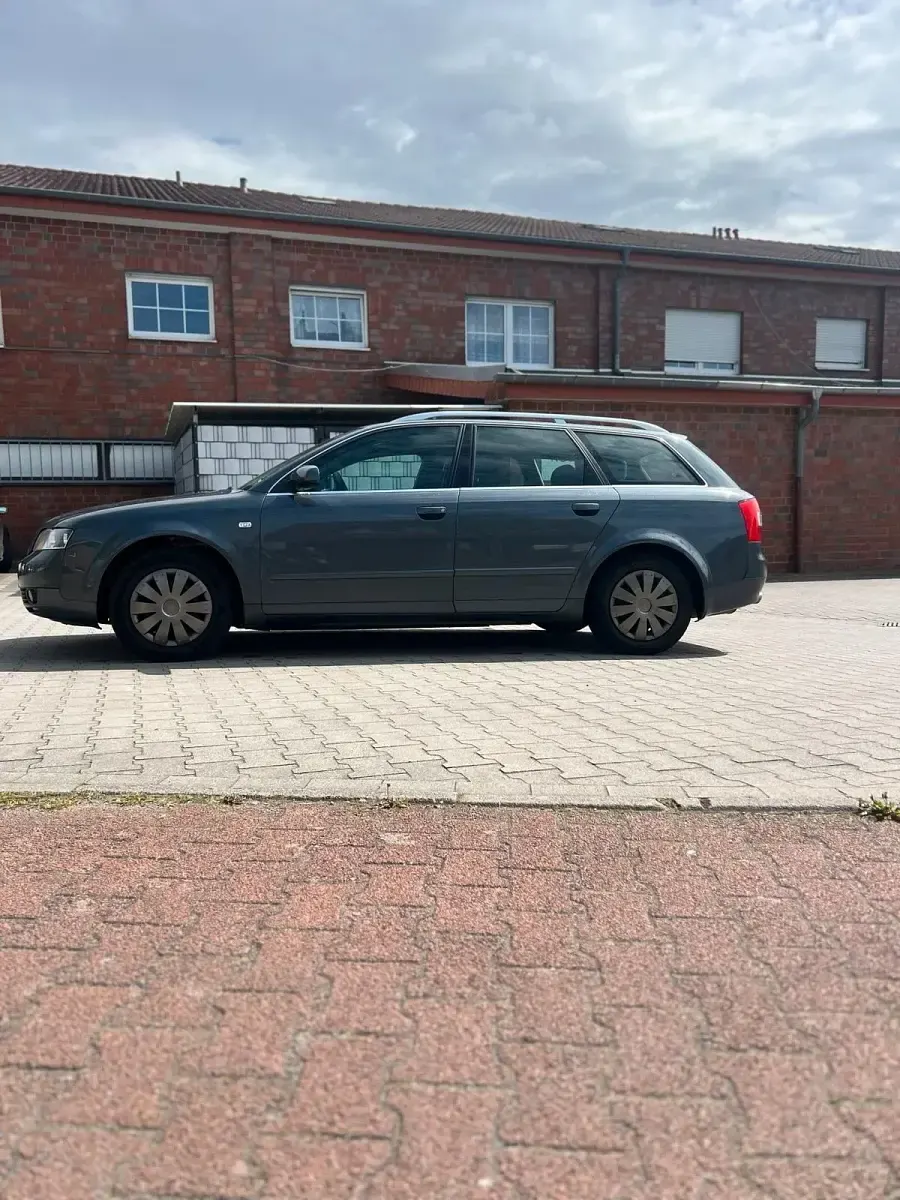 Gebraucht Audi A4 136 PS (100 kW) 2005 Blau Kombi