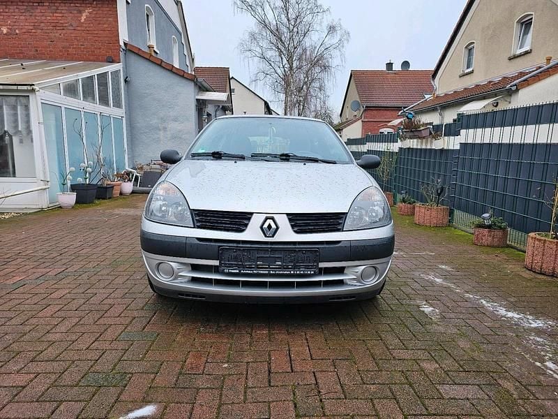 Gebraucht Renault Clio II Campus 75 PS (55 kW) 2005 Silber Kleinwagen