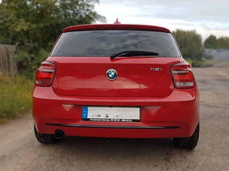 Gebraucht BMW 116 Sport Line 136 PS (100 kW) 2012 Rot Kleinwagen