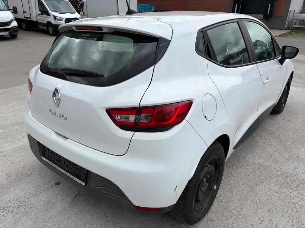Brugt Renault Clio IV Dynamique 73 HK (53 kW) 2013 Hvid Sedan