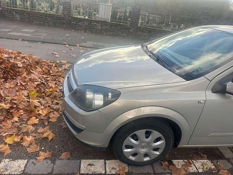 Gebraucht Opel Astra 90 PS (66 kW) 2007 Grau Limousine