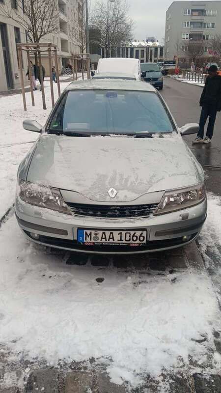 Gebraucht 2003 Renault Laguna II Initiale Limousine | 1.799 € (Etwas zu teuer) - Bild 1/4