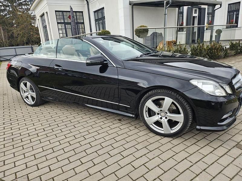 Gebraucht Mercedes E200 Elegance 184 PS (135 kW) 2013 Schwarz Cabrio